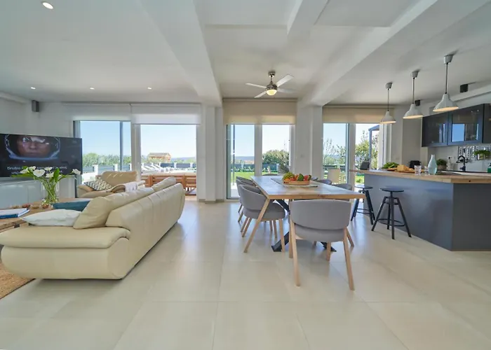 Vlaka Villa Kaštel Novi