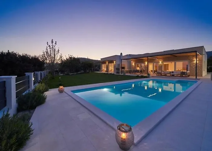 Vlaka Villa *